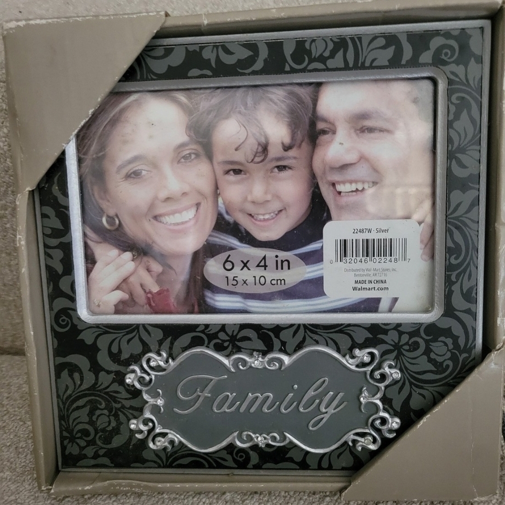 Silver Family Photo Frame with Silver Accents